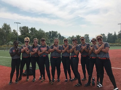 170804 Indian fastpitch team