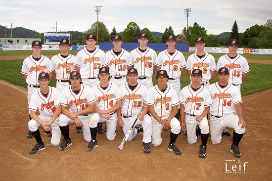 160511 Roseburg baseball team photo