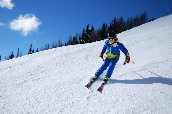 skiing via Pixabay