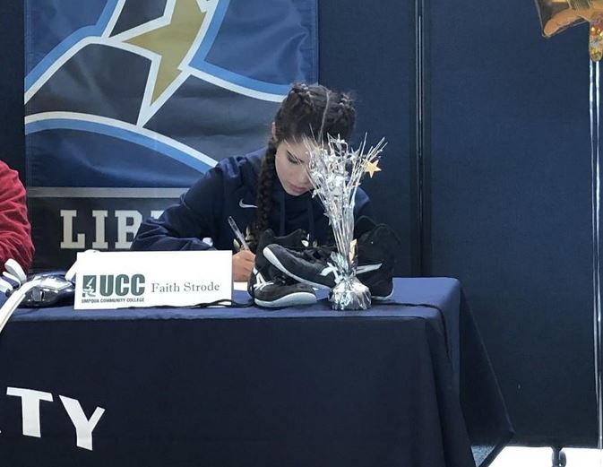190613 Faith Strode signing